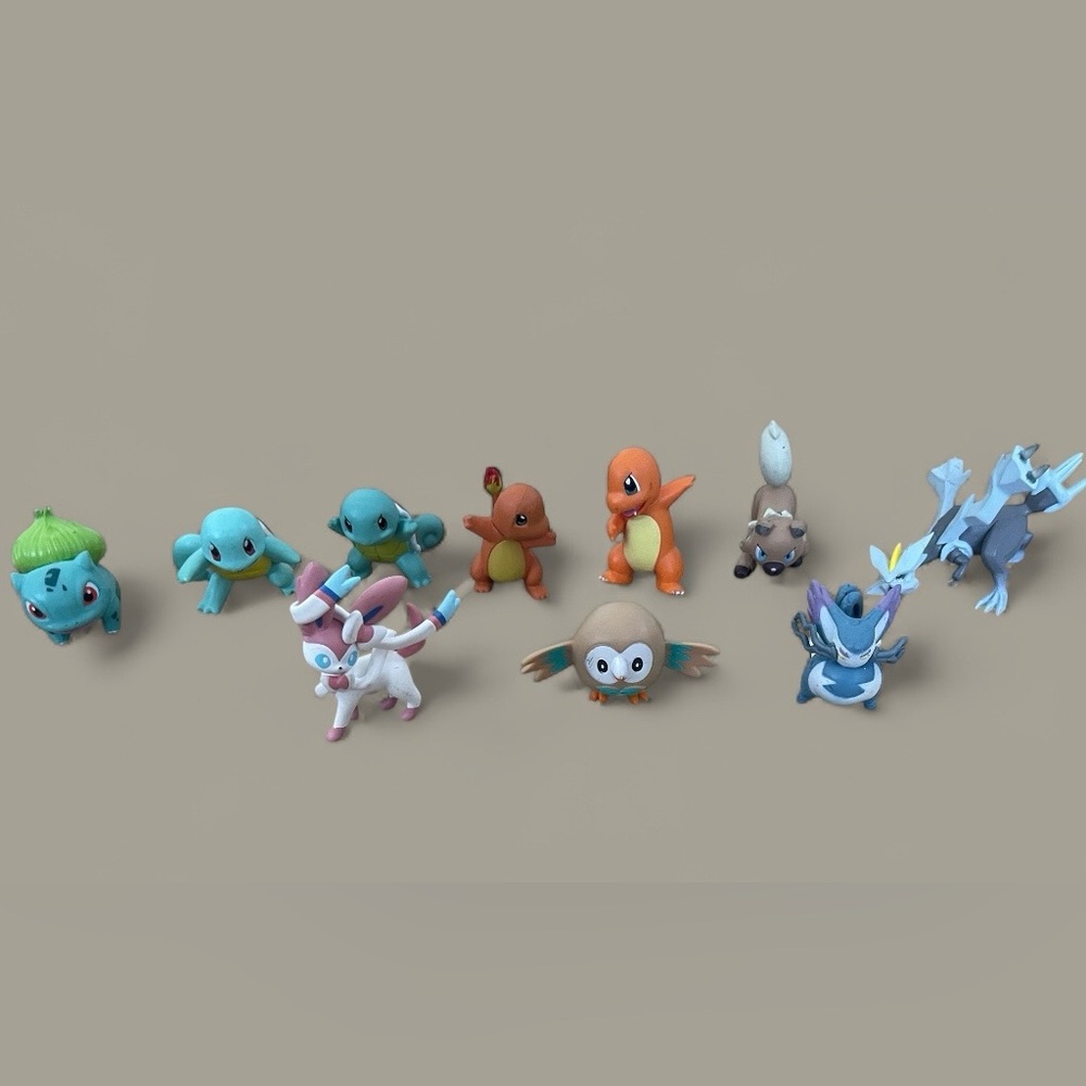 Lot of ten 2" Nintendo Pokémon action figures
